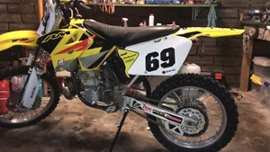 Suzuki RM 125 Suzuki RM 250 2002-2007 cavalletto laterale - Foto 1 di 11