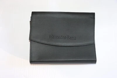 Estuche/soporte negro Mercedes Benz para manual de vehículo - Envío gratuito - En muy buena condición Foto 1 de 4