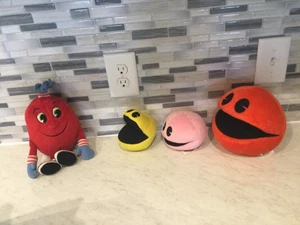 AUTHENTIC PAC-MAN VINTAGE PLUSH FIGURE LOT FROM VIDEO GAMES - Picture 1 of 16