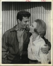 1964 Press Photo Actors Anthony Franciosa, Bethel Leslie star Bob Hope Theatre.