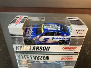 Kyle Larson #5 Hendrickcars.com Cup Champion 2021 Chevrolet Camaro 1:64 Lionel - Bild 1 von 2