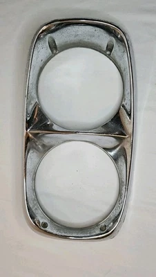 Bisel de faros Ford Galaxy LH OEM C6AB-13064-A LTD COUNTRY SQUIRE 1966 USADO Foto 1 de 4