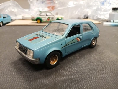 Burago Italy Renault 14 Scala 1/24 - Immagine 1 di 4