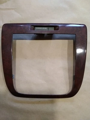 (2014) Tapicería de bisel de tablero de radio Chevrolet Impala (15803854) (OEM) Foto 1 de 4