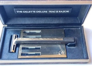 Vintage Gillette Deluxe Trac II Gold Edition con custodia vuota e 5 lame originali - Foto 1 di 2
