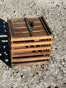 Caja de huevos de madera Humpty Dumpty de colección OWOSSO MFG Co, MICH EE. UU. - Imagen 1 de 13