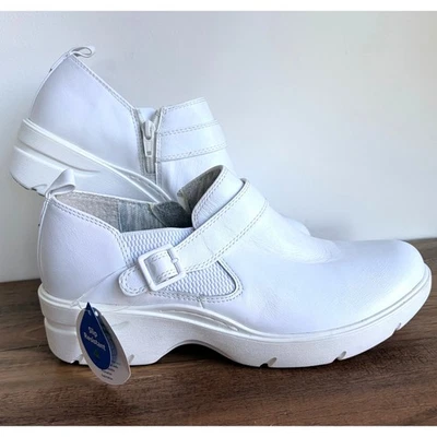 Nurse Mates Align Arya Sz 9 White Clogs Monk Strap White Non-Slip Shoes Leather - Image 1 of 4