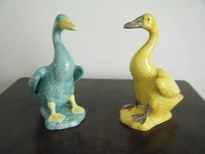 Zwei Vintage Keramik blaue Ente und gelbe Ente groß 6 1/2 Zoll groß - Bild 1 von 9