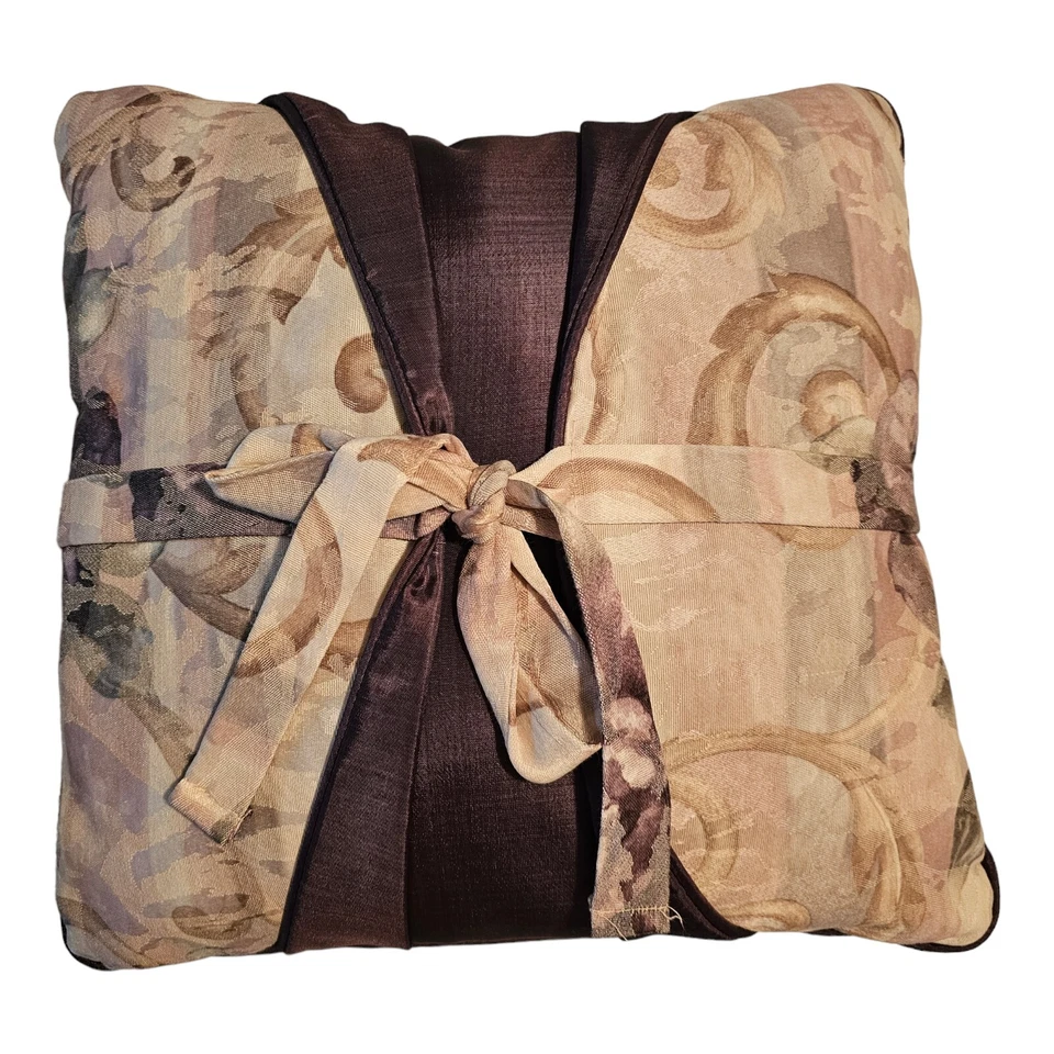 Almohada decorativa formal Croscill Home Boudoir con lazo 16"x16" limpia LEER Foto 1 de 4