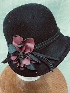 VINTAGE Scala Pronto Black Flapper Wool Cloche Bucket Hat. Flower On Side