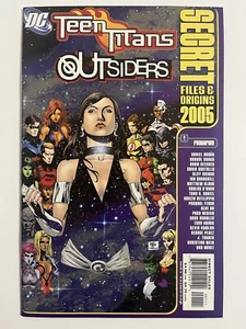 Teen Titans / Outsiders Secret Files & Origins 2005 - Higher Grade VF+ to VF/NM - Picture 1 of 2