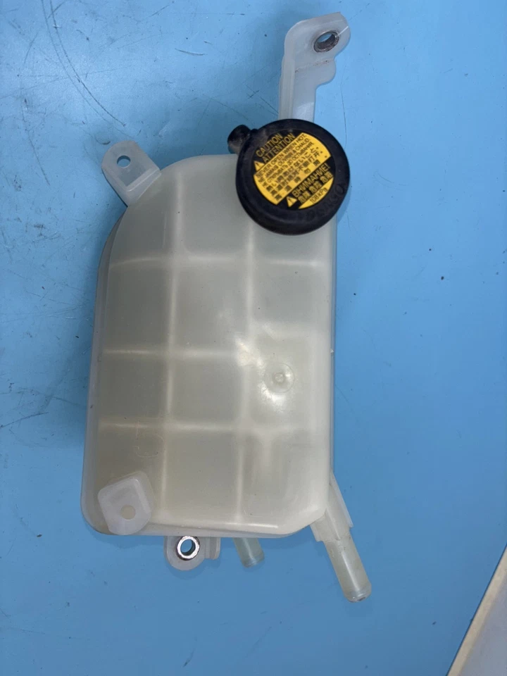 2010-2015 TOYOTA PRIUS COOLANT RESERVOIR TANK  16480-28080 OEM - Image 1 of 4