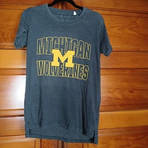 NWOT Pressbox Women's Small Michigan Wolverines Vintage Wash Blue Grey T Shirt - Picture 1 of 4
