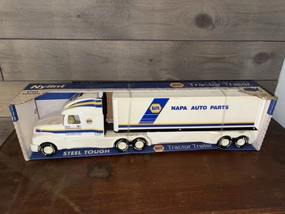 VINTAGE NYLINT STEEL & PLASTIC NAPA AUTO PARTS SEMI TRACTOR TRAILER #9020-N BOX - Image 1 of 4