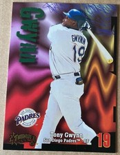TONY GWYNN HOF 1998 SKYBOX THUNDER Card #250 NM-MT Condition