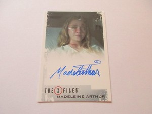 X-Files Seasons 10 & 11 Trading Cards Madeleine Arthur as Sarah Turner Autograph