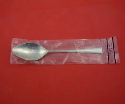 Cuchara para servir Royal Satin de Wallace de plata esterlina 8 3/4" nueva porción Foto 1 de 3