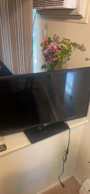 flat screen tv - Image 1 of 2