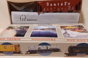 HO SCALE Walthers 932-5406 SANTA FE 100 ton covered hopper #350074 NEW IN BOX ! - Picture 1 of 5