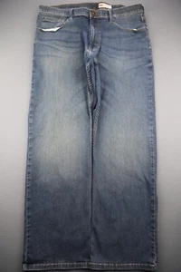 Jeans Uomo Wrangler Premium Relaxed Stivaletto Elasticizzato Lavaggio Medio 5 Tasche Tg 36x30 - Foto 1 di 8