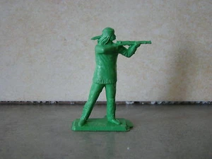 STARLUX - UNBEMALT - INDIANER MIT GEWEHR - HELLGRÜN - Bild 1 von 1
