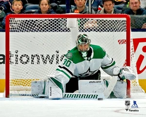 Ben Bishop Dallas Stars Unsigned Green Jersey Making Save Photo - Picture 1 of 1