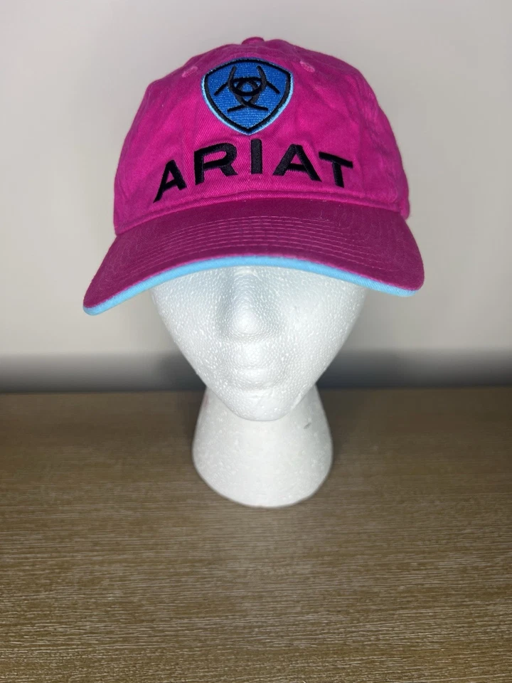 Gorra Ariat Ropa Rosa Azul Escudo Bordado Logo Foto 1 de 4