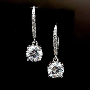 Orecchini pendenti solitario diamante bianco taglio tondo 5 ct in argento sterling 925 - Foto 1 di 4