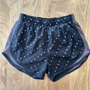 Gepunktete Nike Tempo kurze gefütterte Laufshorts Größe S - Bild 1 von 3