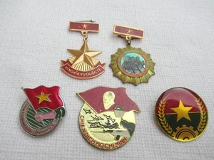 5 x ORDEN NORD-VIETNAM VIETNAM HO CHI MINH Medaillen / Abzeichen an Nadel - Bild 1 von 4