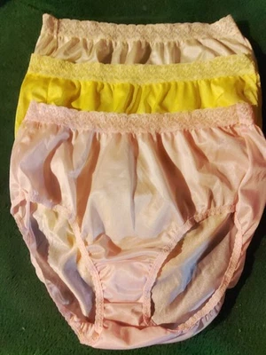Lote De 3 Bragas Talla 8 Vintage Fruit of the Loom 100% Nylon Con Encaje Ancho Foto 1 de 4