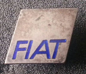 Fiat Knopf blau emailliert 20x16mm gestempelt Lorioli Milano alt+original - Picture 1 of 1