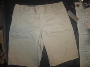 ~WOMANS SIZE 8 KHAKI SHORTS...NEW....8.99 - Picture 1 of 5