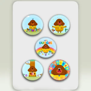 Hey Duggee button badges - New Home Crafted - 5x 25mm - Picture 1 of 3