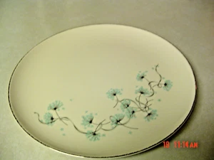 Vintage Taylor Smith Taylor Versatile Aqua Blue Lace Dandelion Dinner Plate - Picture 1 of 3