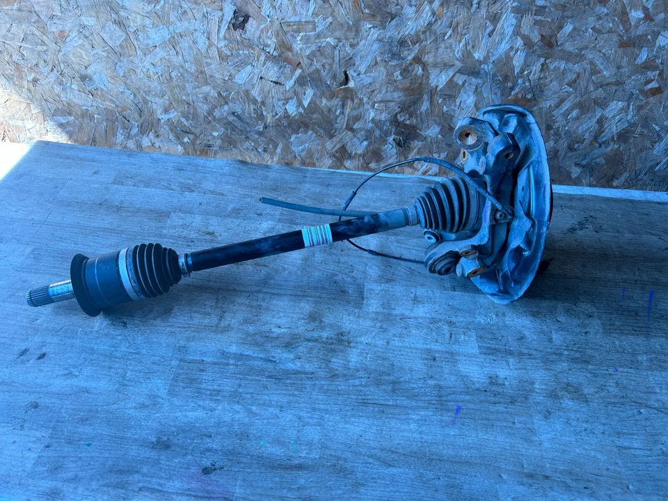 BMW 230XI 328XI 428XI OEM 12-18 REAR RIGHT PASSE SIDE AXEL SPINDLE HUB KNUCKLE - Image 1 of 4