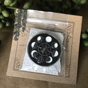 Moon Phases Round Enamel Lapel Pin ~ Gothic Witchy Lunar Cycle ~ NEW - Picture 1 of 3