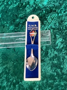 Niagara Falls 4" Souvenir Spoon & Maple Leaf in Original Box by G.M.B. Canada - Picture 1 of 17