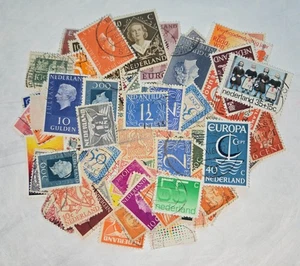 Netherland Stamp accumulation, 1 oz around 350 off paper stamps . - Picture 1 of 3