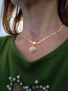 H396 Collana Maglia Piatta Acciaio Inox Oro Anallergico Con Ciondolo Madreperla  - Foto 1 di 17