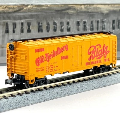 Minitrix N Scale 3249 Old Heidelberg Blatz Beer 40ft Steel Reefer URTX 27107 - Image 1 of 4