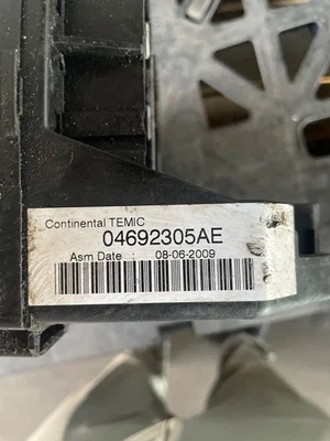 Caixa de relé de fusíveis OEM 10 GRAND CARAVAN Journey TOWN & COUNTRY TIPM 04692305AE - Imagem 1 de 3