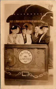PROPULSIÓN DE ESTUDIO TURÍSTICO FOTO REAL POSTAL PERSONAS EN TREN LIMITADO TIAJUANA MÉXICO - Imagen 1 de 1