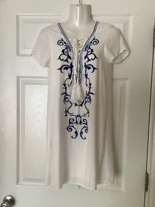 Women's Lulu's White Blue Embroidered Shift Dress Tunic Top Tassels S Rayon - Picture 1 of 12