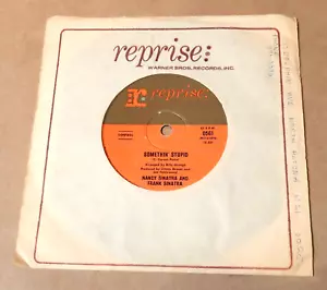 FRANK & NANCY SINATRA "SOMETHIN' STUPID" - REPRISE 7" 45 RPM 0561 - Picture 1 of 6