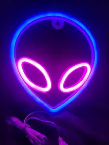 Alien Neon Insegna LED Alien Luce al neon USB/a batteria rosa, blu - Foto 1 di 6