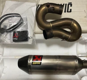 HONDA CBR1000RR SC59 08-13 Akrapovic Slip On Muffler Slip-on #3910 - Picture 1 of 12