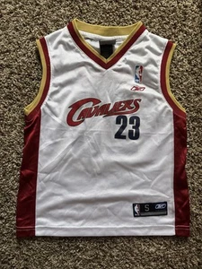 Reebok Youth Small LeBron James Cleveland Cavaliers Jersey - Picture 1 of 2