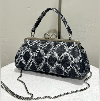 Bolso Baguette Kisslock de Cuero Genuino Denim Acolchado, Hecho a Mano Único Lazo Foto 1 de 4