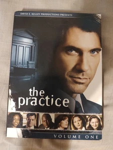 Die Praxis: Band 1 Dylan McDermott Lisa Gay Hamilton Michael Badalucco - Bild 1 von 2